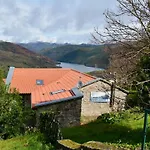 別荘 Caminho Geres - Heritage Eco-cottage - Jacuzzi *
